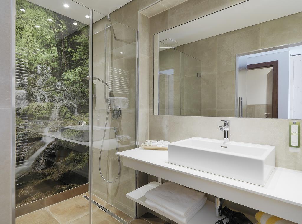 Alpina Zillertal . Family Lifestyle Kinderhotel Fügen Eksteriør bilde