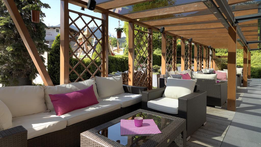 Alpina Zillertal . Family Lifestyle Kinderhotel Fügen Eksteriør bilde