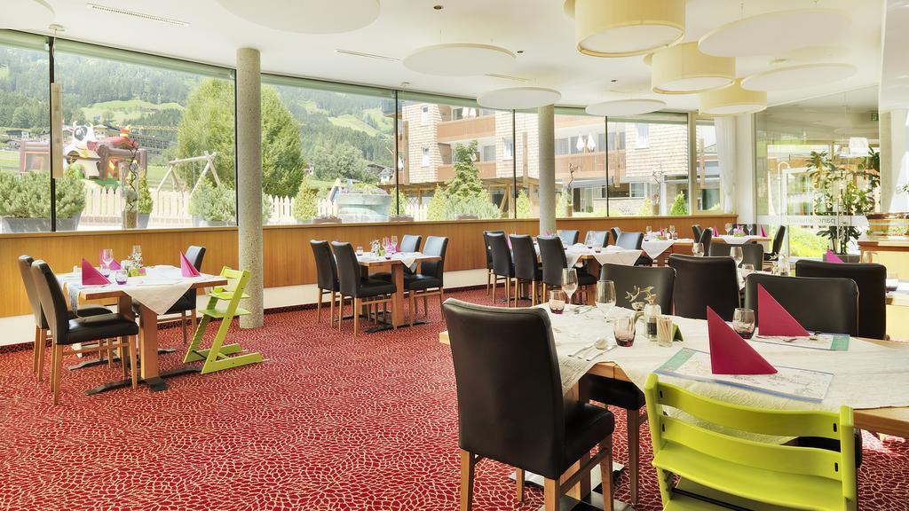 Alpina Zillertal . Family Lifestyle Kinderhotel Fügen Eksteriør bilde