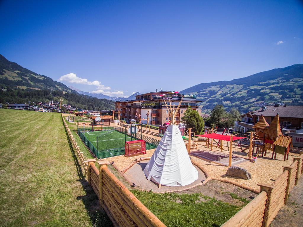 Alpina Zillertal . Family Lifestyle Kinderhotel Fügen Eksteriør bilde