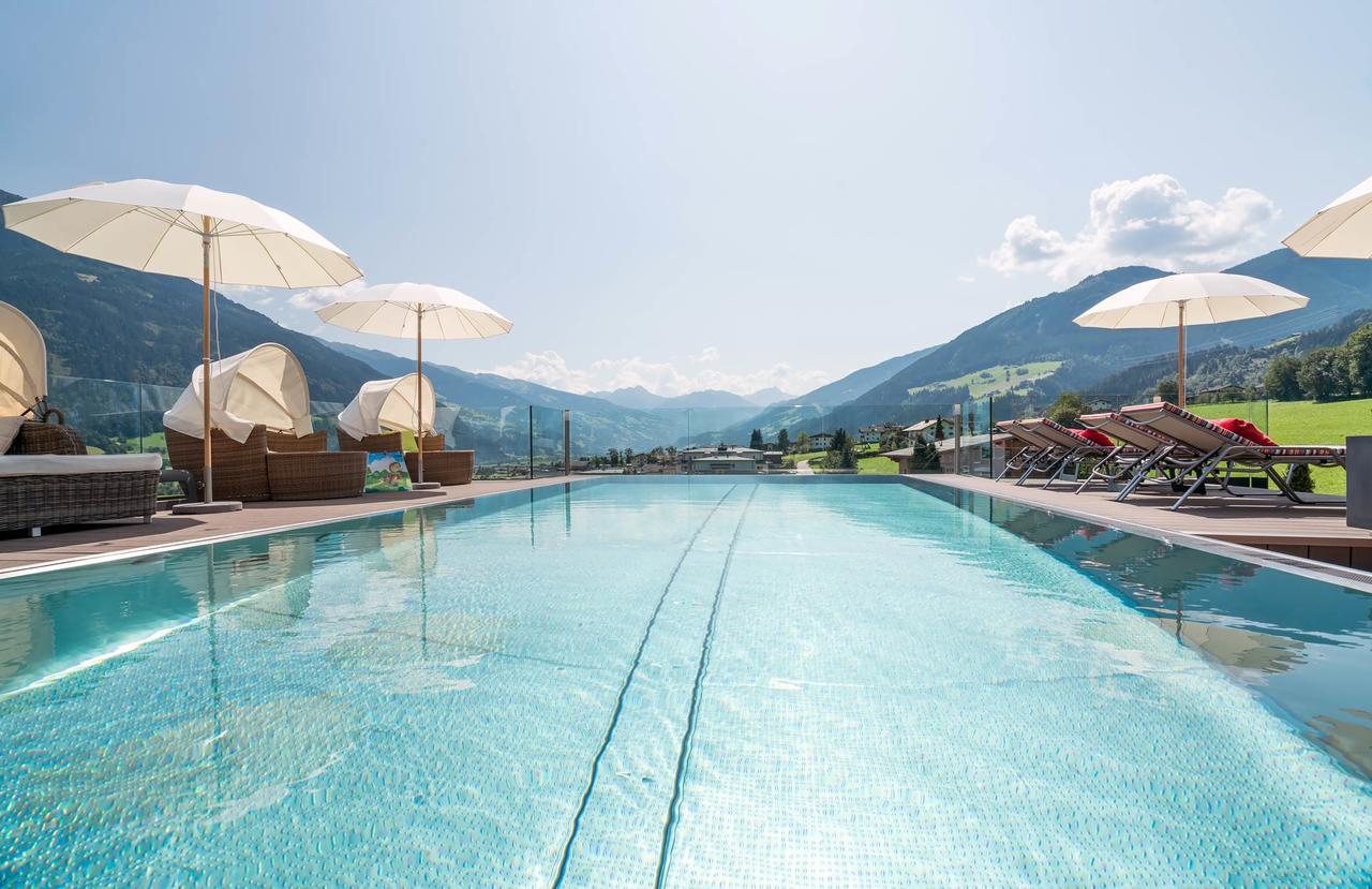 Alpina Zillertal . Family Lifestyle Kinderhotel Fügen Eksteriør bilde