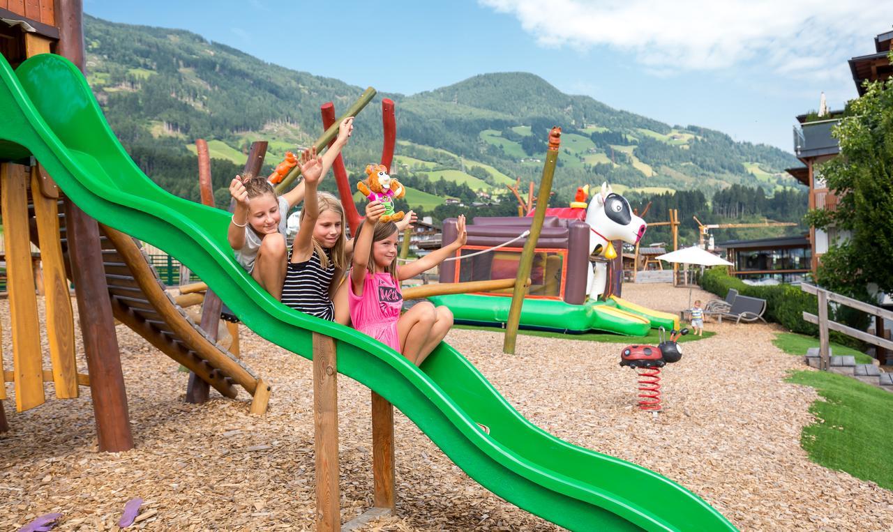 Alpina Zillertal . Family Lifestyle Kinderhotel Fügen Eksteriør bilde