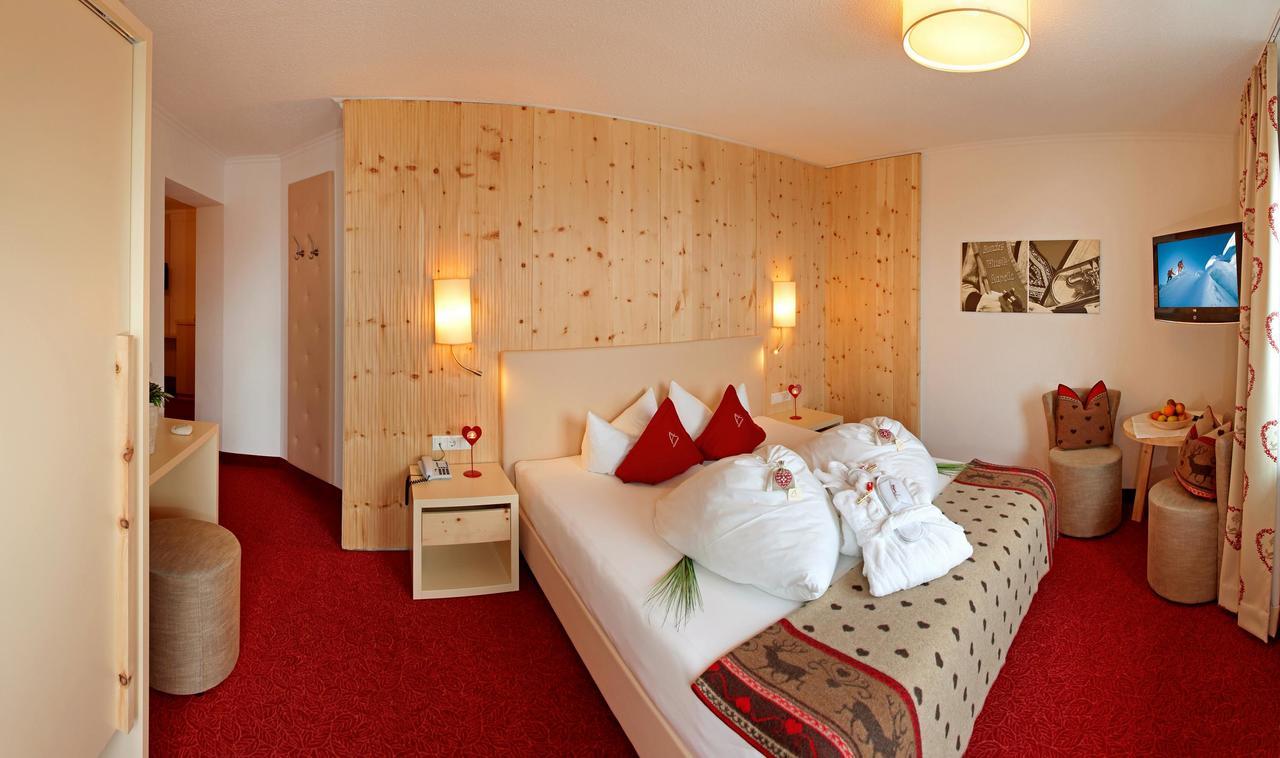 Alpina Zillertal . Family Lifestyle Kinderhotel Fügen Eksteriør bilde